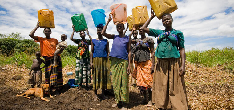 Zwei Monate Trinkwasserversorgung für eine Familie in Uganda