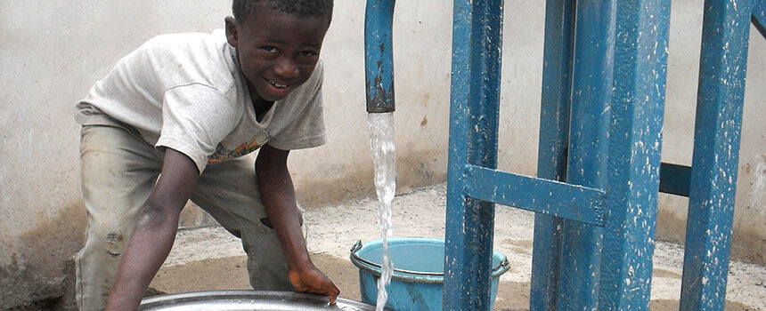 Two liters of well water per day for one person in Ivory Coast