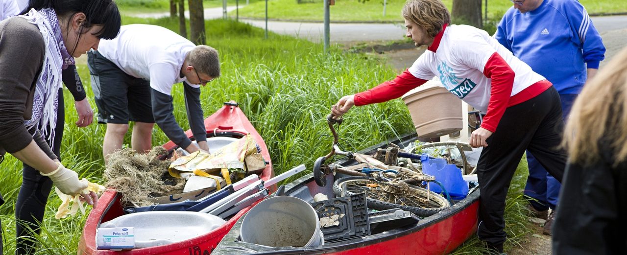 0,5 kg gesammelter Plastikmüll aus Flüssen in Deutschland